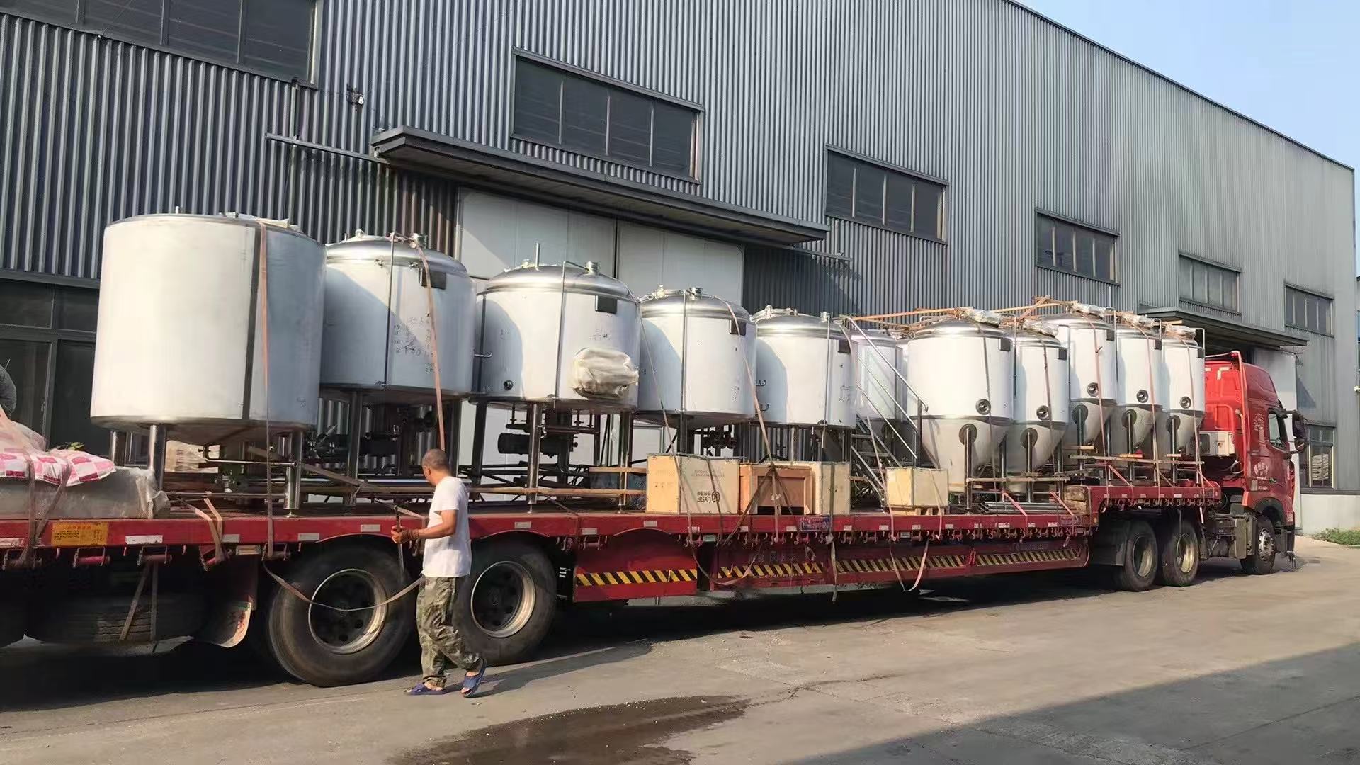罗平精酿啤酒设备厂—精酿啤酒设备制造:传承工艺与创新科技的交融